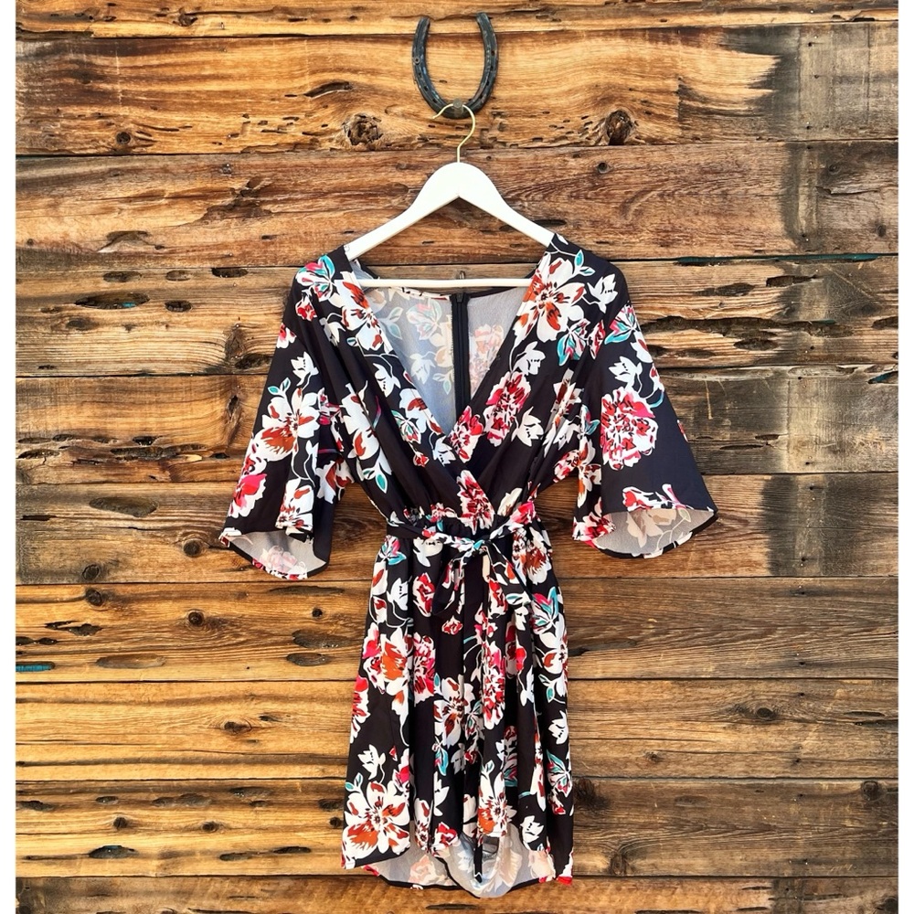 UNBRANDED | Black Floral Tie Wrap Romper XL